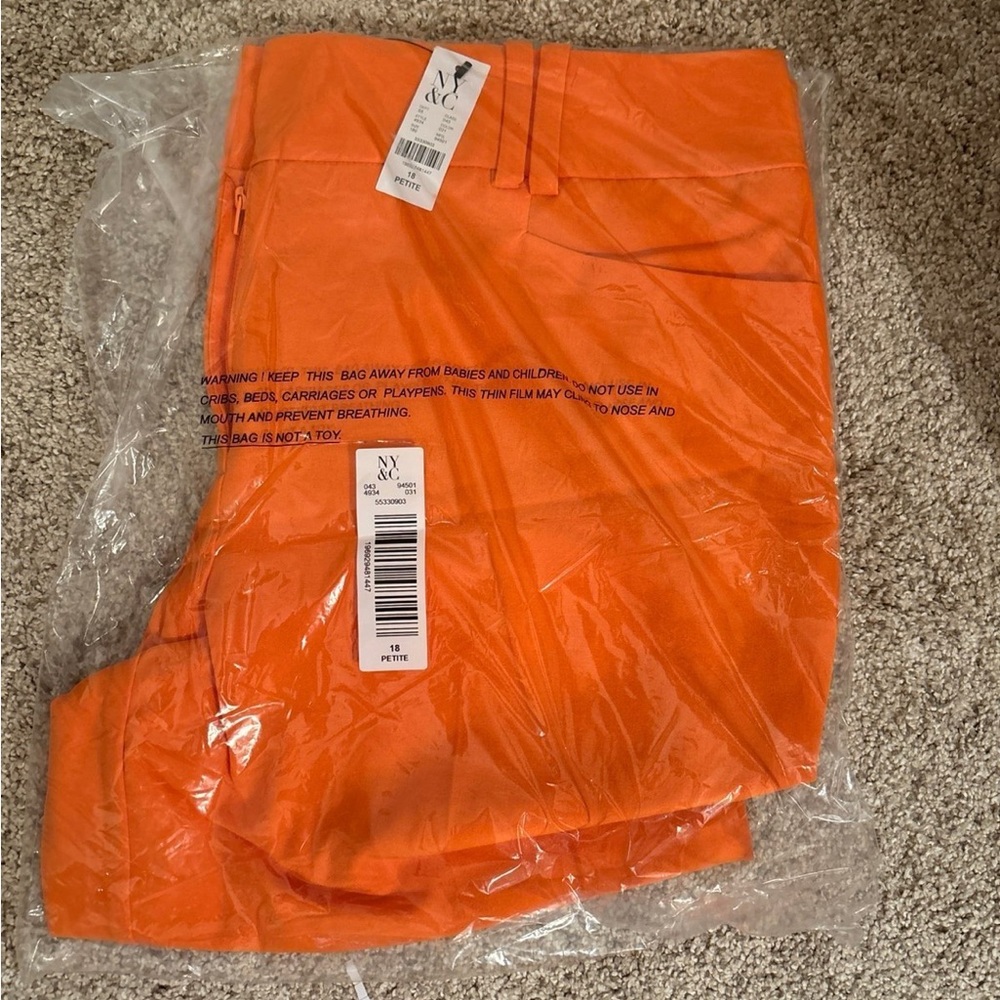 New York and Company Capri Pants